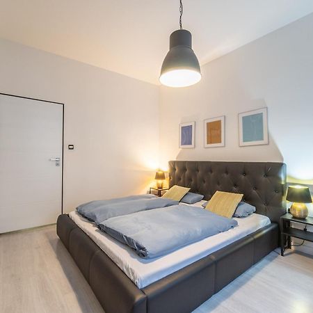 Sunny Central Apartment On Wenceslas Square By Easybnb براغ المظهر الخارجي الصورة